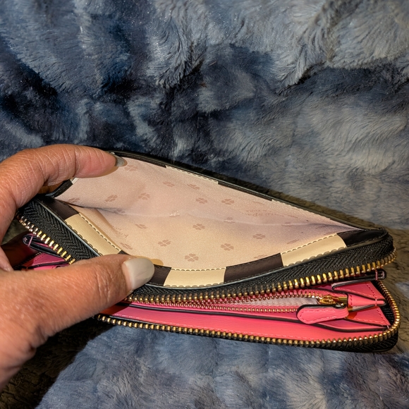 Kate Spade Black and White Striped Wallet - Picture 7 of 9